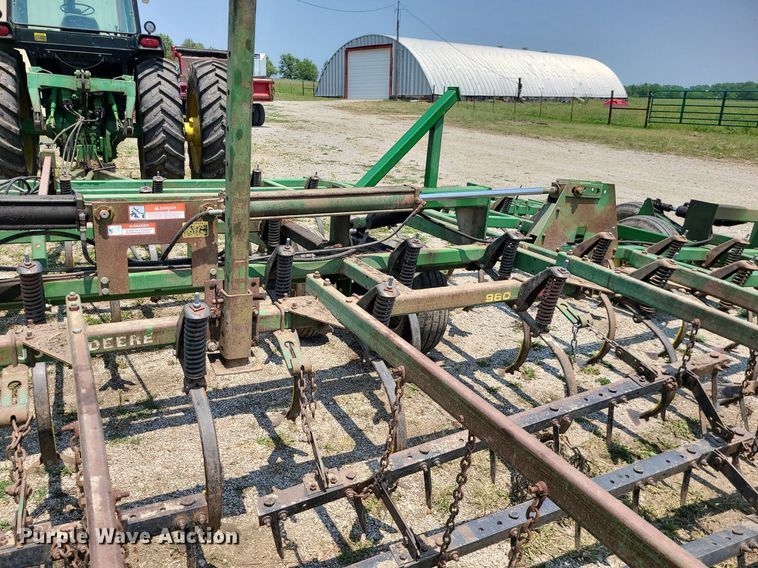 image for item LE9135 John Deere 960  field cultivator