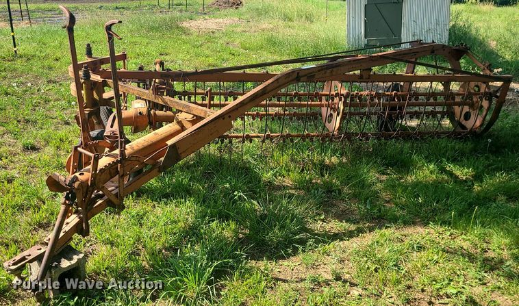 image for item LE9140 Allis Chalmers  hay rake