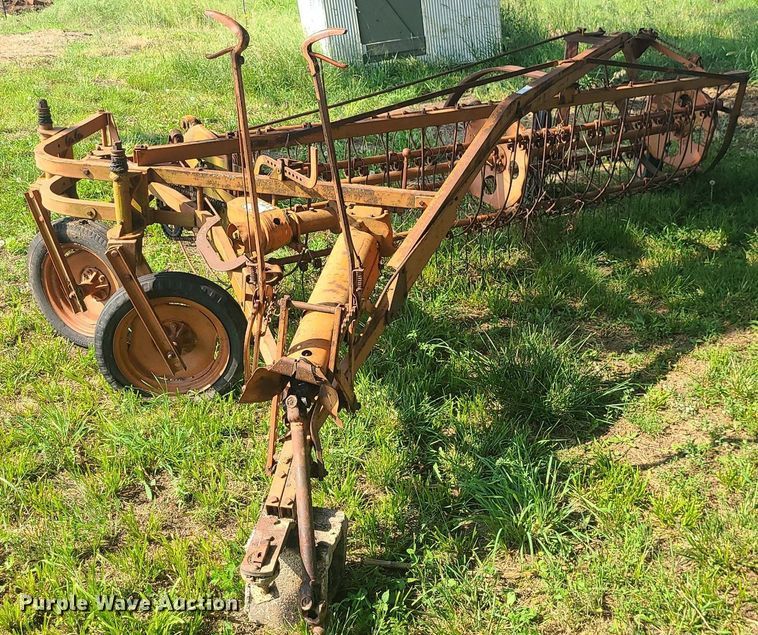 image for item LE9140 Allis Chalmers  hay rake
