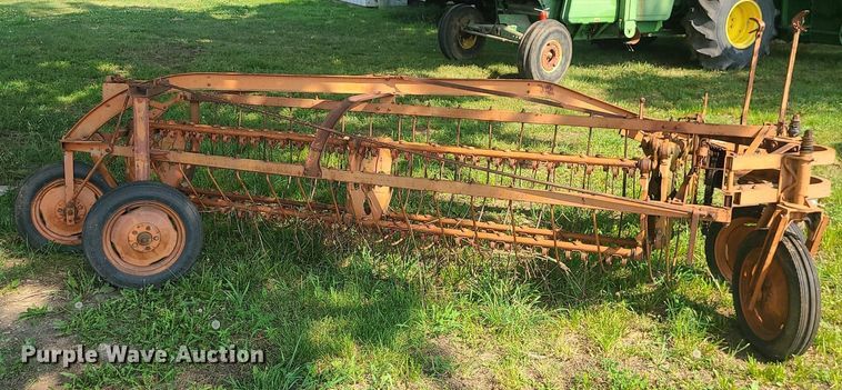 image for item LE9140 Allis Chalmers  hay rake