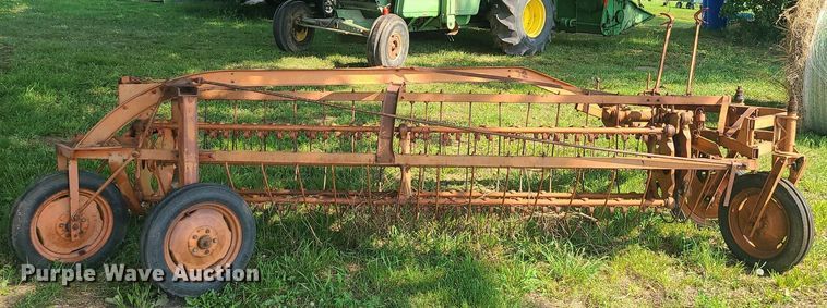 image for item LE9140 Allis Chalmers  hay rake