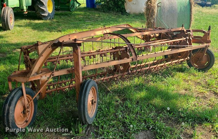 image for item LE9140 Allis Chalmers  hay rake