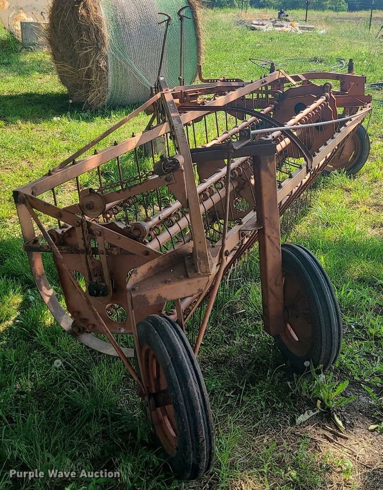 image for item LE9140 Allis Chalmers  hay rake