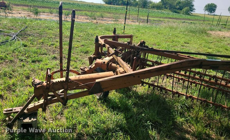 image for item LE9140 Allis Chalmers  hay rake