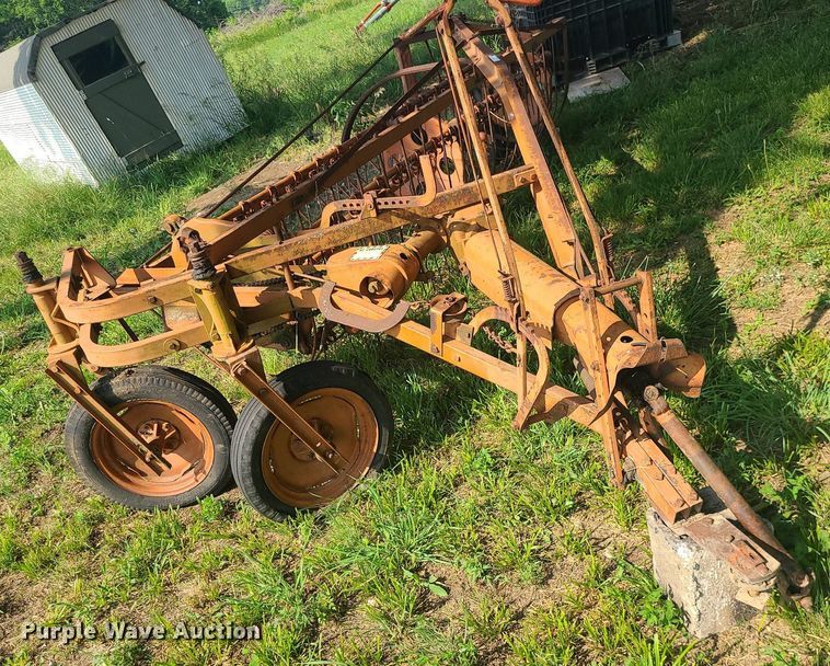 image for item LE9140 Allis Chalmers  hay rake