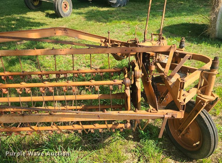 image for item LE9140 Allis Chalmers  hay rake