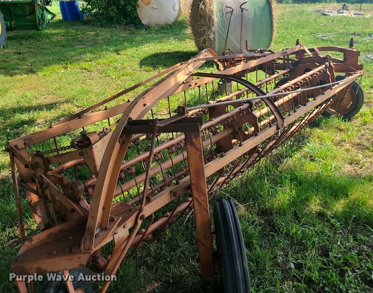 image for item LE9140 Allis Chalmers  hay rake
