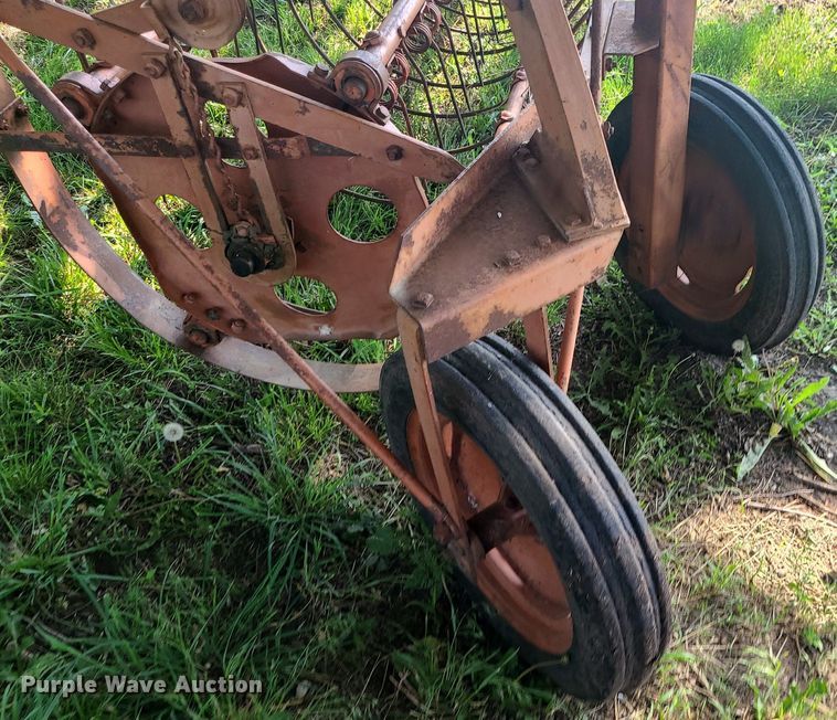 image for item LE9140 Allis Chalmers  hay rake