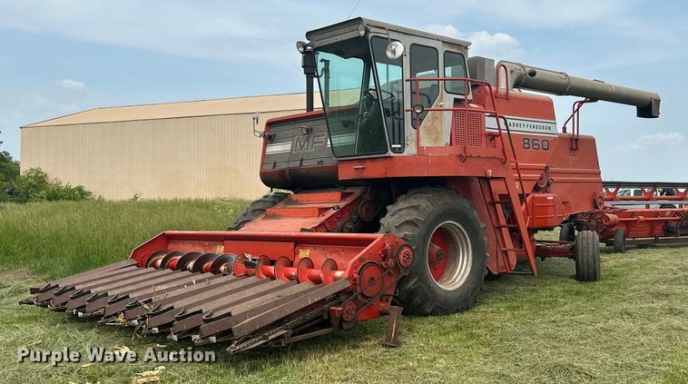 image for item LG9246 1981 Massey Ferguson 860  combine