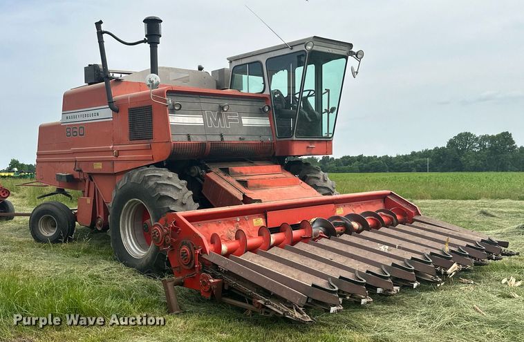 image for item LG9246 1981 Massey Ferguson 860  combine
