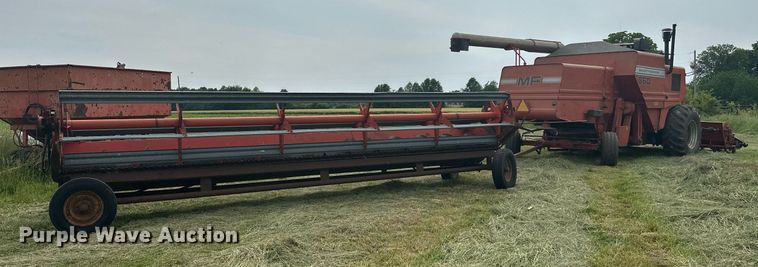 image for item LG9246 1981 Massey Ferguson 860  combine
