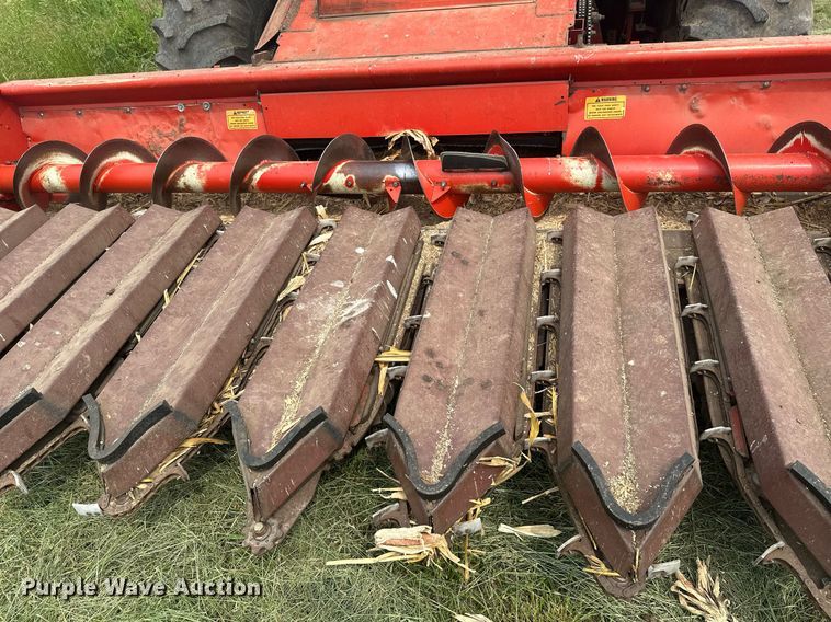 image for item LG9246 1981 Massey Ferguson 860  combine