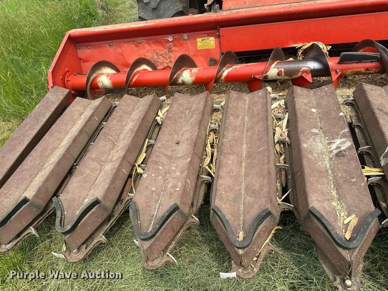 image for item LG9246 1981 Massey Ferguson 860  combine