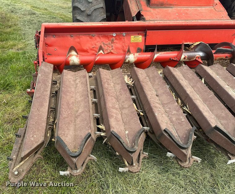 image for item LG9246 1981 Massey Ferguson 860  combine