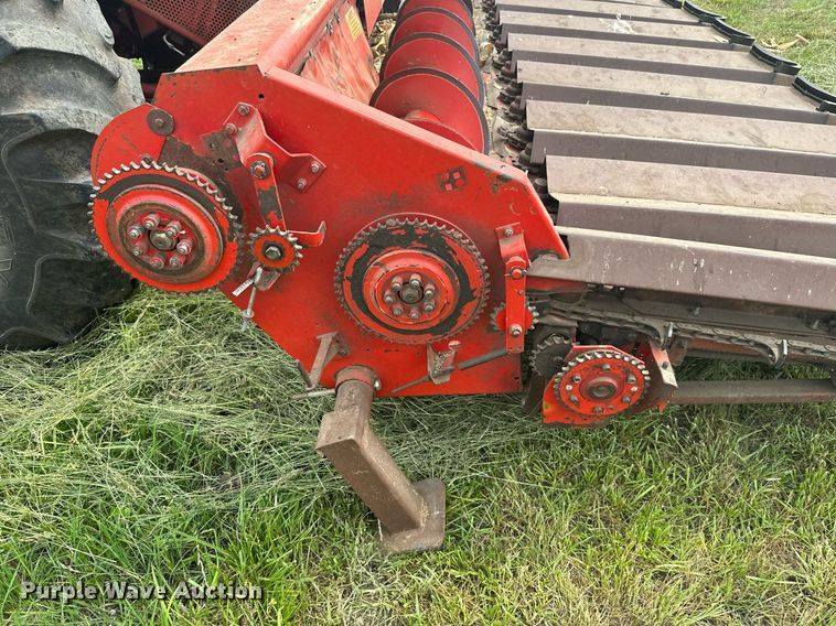 image for item LG9246 1981 Massey Ferguson 860  combine