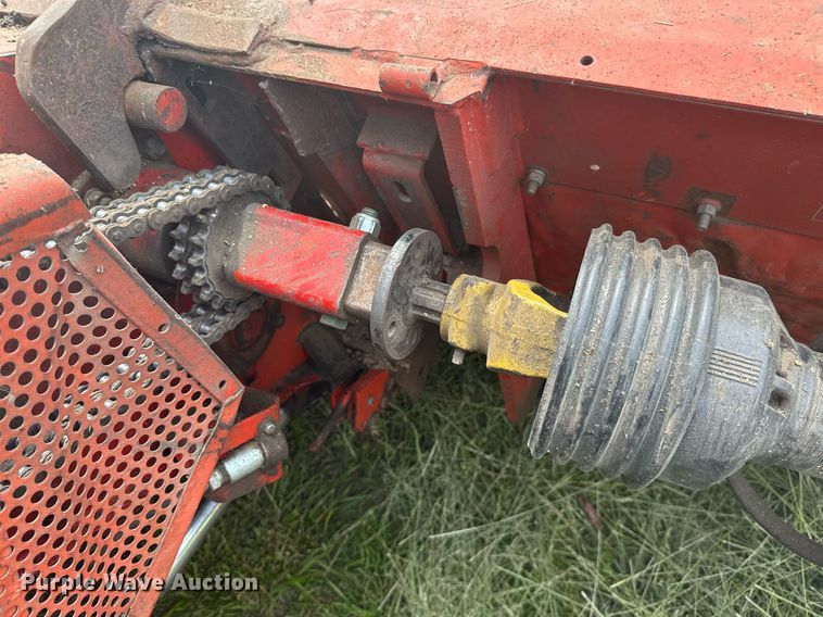 image for item LG9246 1981 Massey Ferguson 860  combine