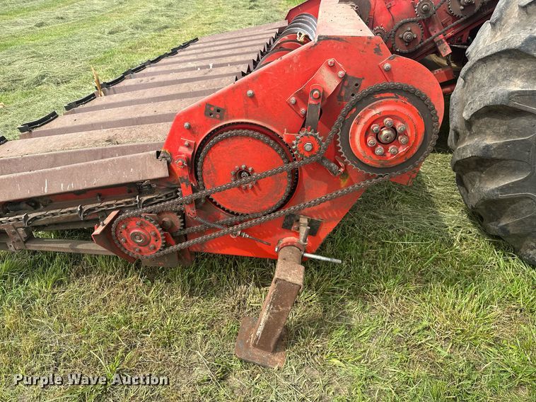 image for item LG9246 1981 Massey Ferguson 860  combine
