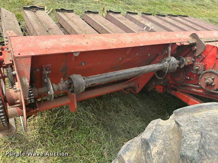 image for item LG9246 1981 Massey Ferguson 860  combine
