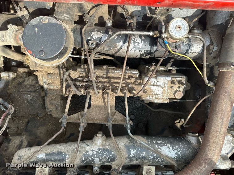 image for item LG9246 1981 Massey Ferguson 860  combine