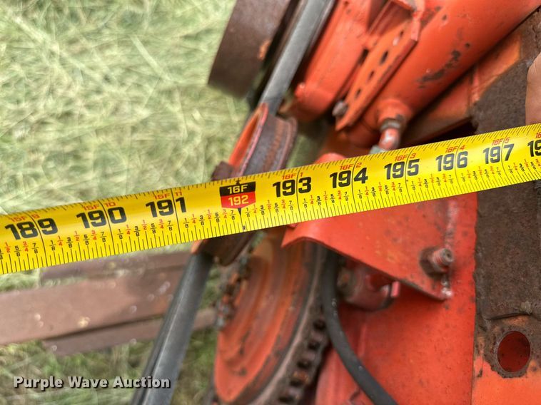 image for item LG9246 1981 Massey Ferguson 860  combine