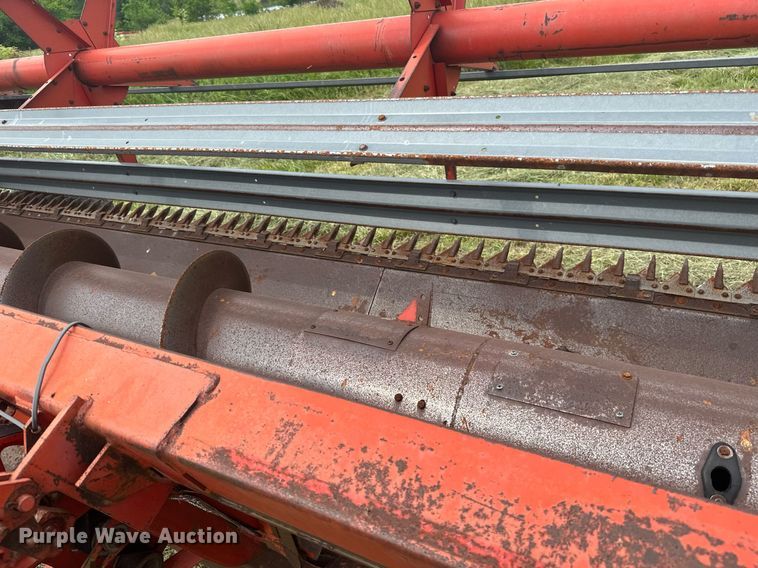 image for item LG9246 1981 Massey Ferguson 860  combine