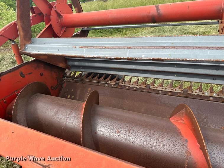 image for item LG9246 1981 Massey Ferguson 860  combine
