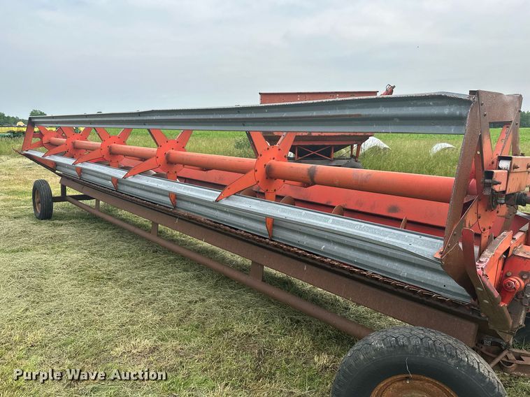 image for item LG9246 1981 Massey Ferguson 860  combine