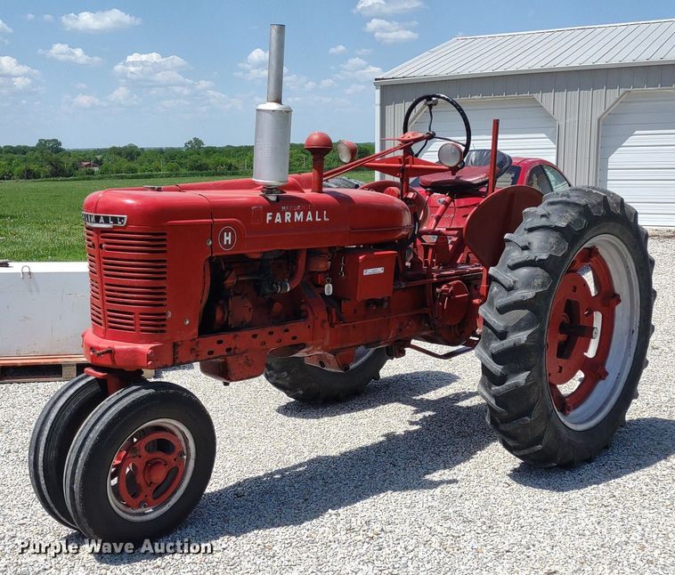 image for item LL9173 1943 McCormick Farmall H  tractor