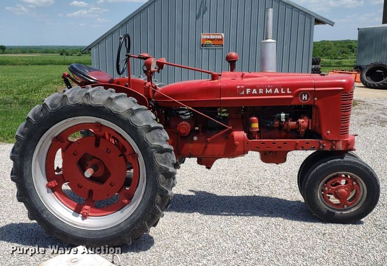 image for item LL9173 1943 McCormick Farmall H  tractor