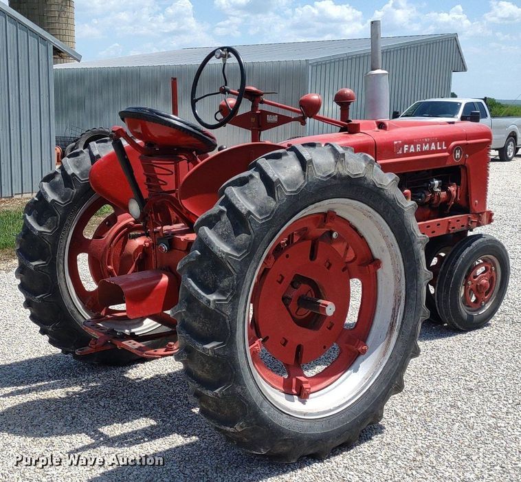 image for item LL9173 1943 McCormick Farmall H  tractor