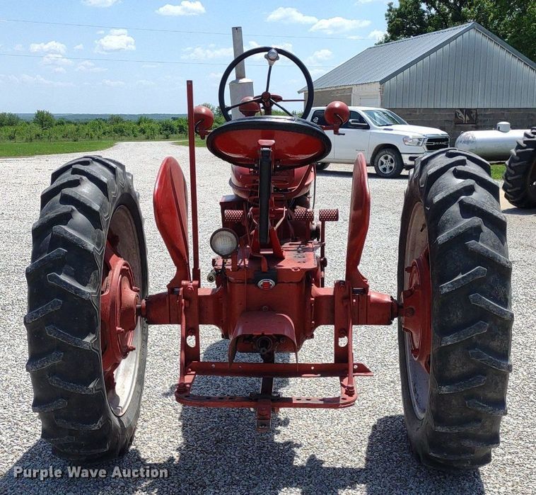 image for item LL9173 1943 McCormick Farmall H  tractor