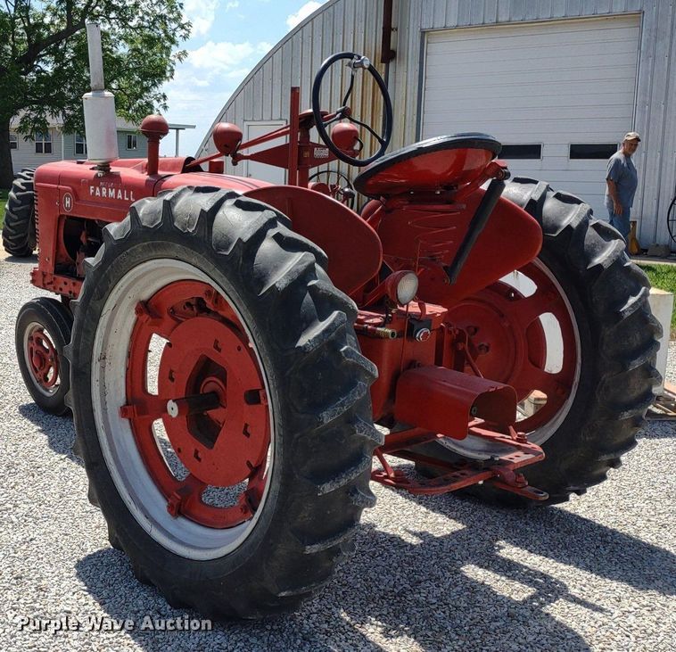 image for item LL9173 1943 McCormick Farmall H  tractor