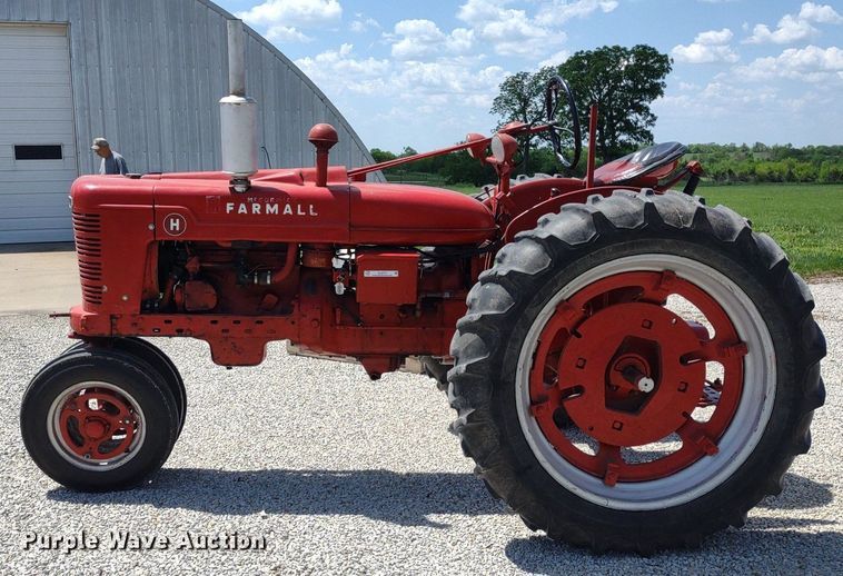 image for item LL9173 1943 McCormick Farmall H  tractor