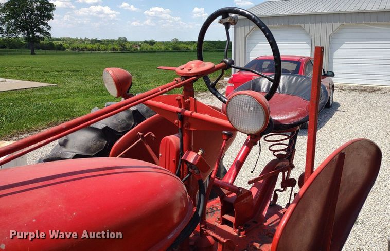 image for item LL9173 1943 McCormick Farmall H  tractor