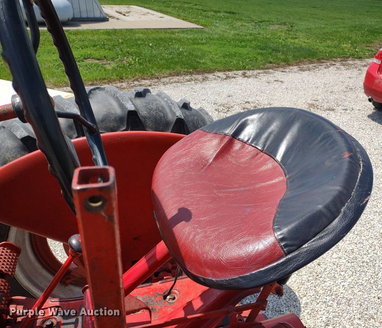 image for item LL9173 1943 McCormick Farmall H  tractor