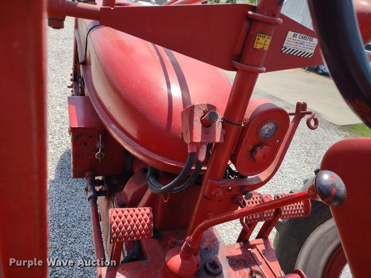image for item LL9173 1943 McCormick Farmall H  tractor