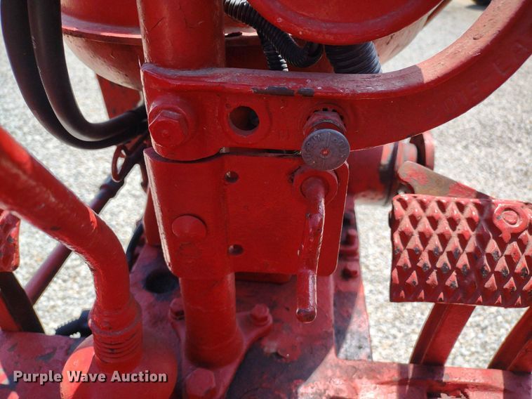 image for item LL9173 1943 McCormick Farmall H  tractor