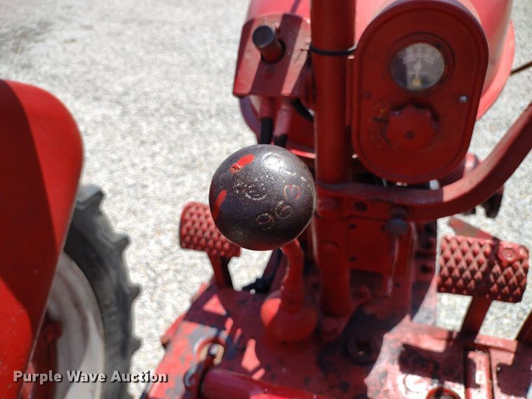 image for item LL9173 1943 McCormick Farmall H  tractor