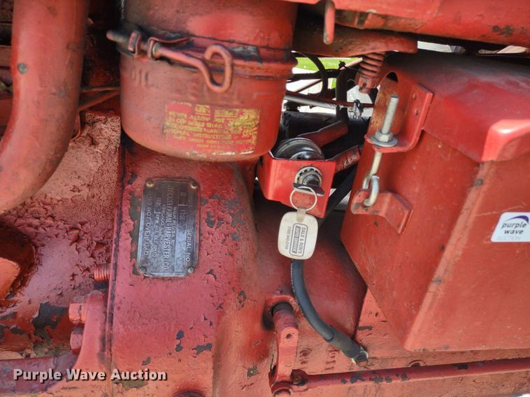 image for item LL9173 1943 McCormick Farmall H  tractor