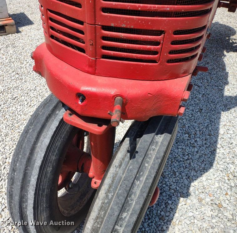 image for item LL9173 1943 McCormick Farmall H  tractor
