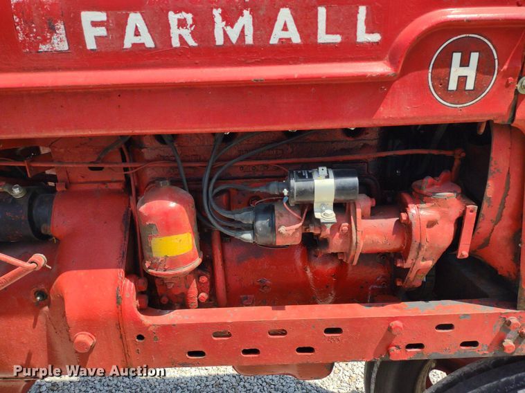 image for item LL9173 1943 McCormick Farmall H  tractor