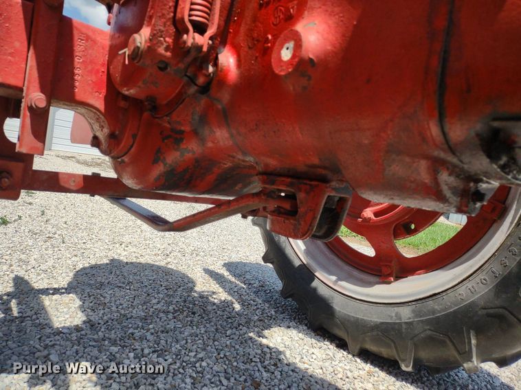 image for item LL9173 1943 McCormick Farmall H  tractor