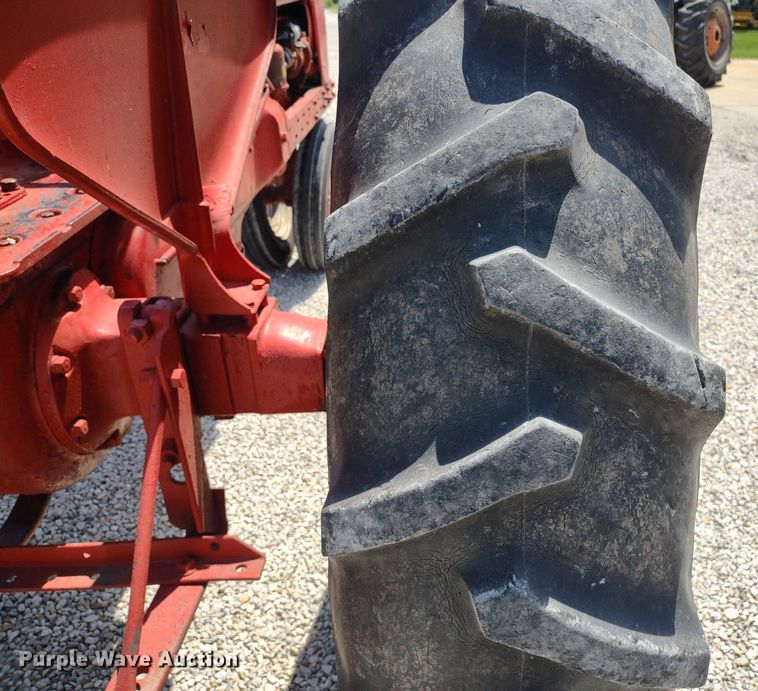 image for item LL9173 1943 McCormick Farmall H  tractor