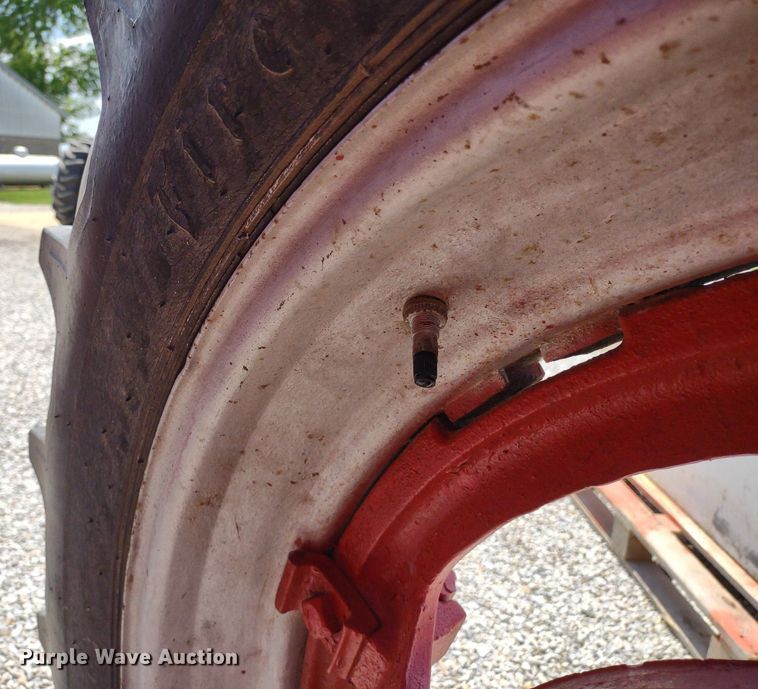 image for item LL9173 1943 McCormick Farmall H  tractor