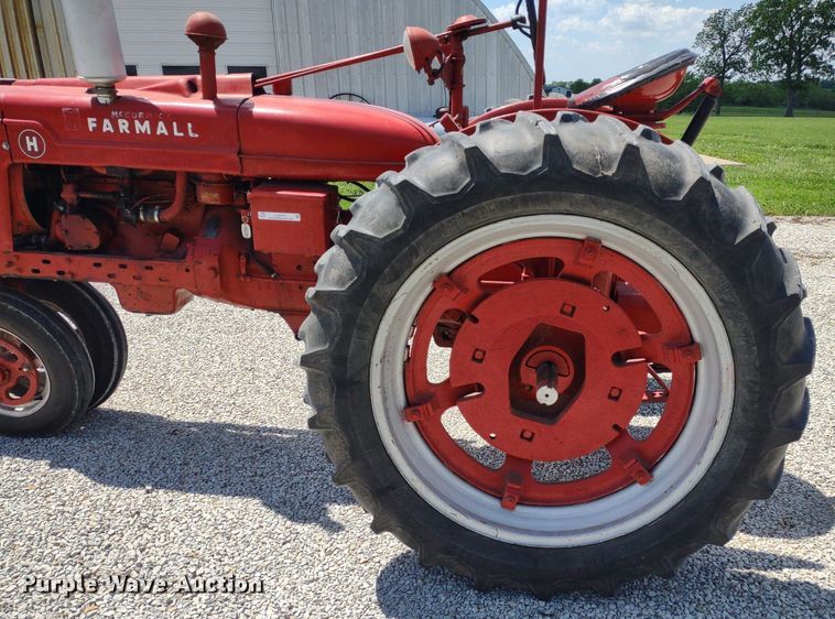 image for item LL9173 1943 McCormick Farmall H  tractor