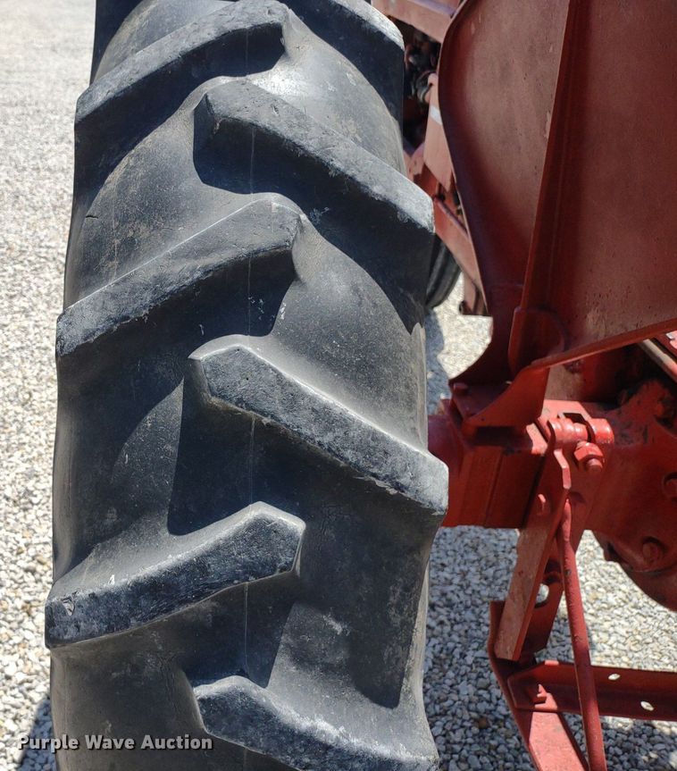 image for item LL9173 1943 McCormick Farmall H  tractor