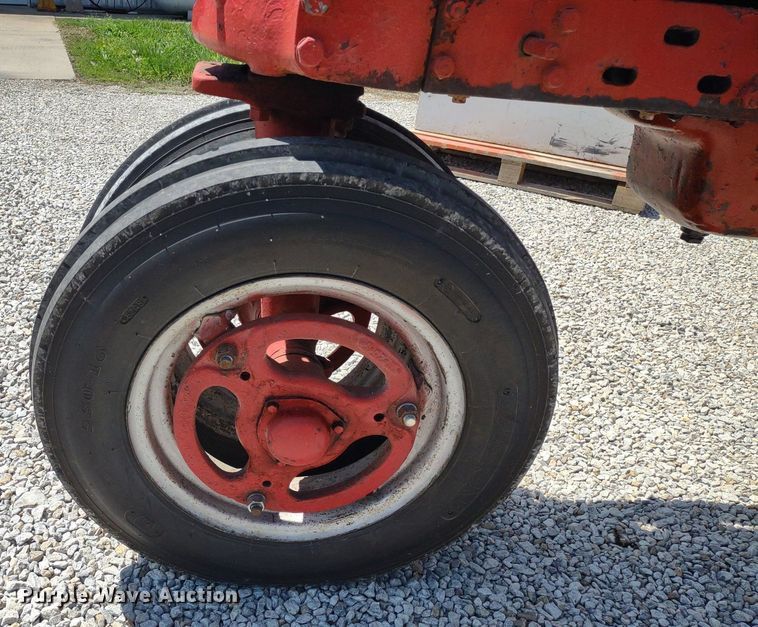 image for item LL9173 1943 McCormick Farmall H  tractor