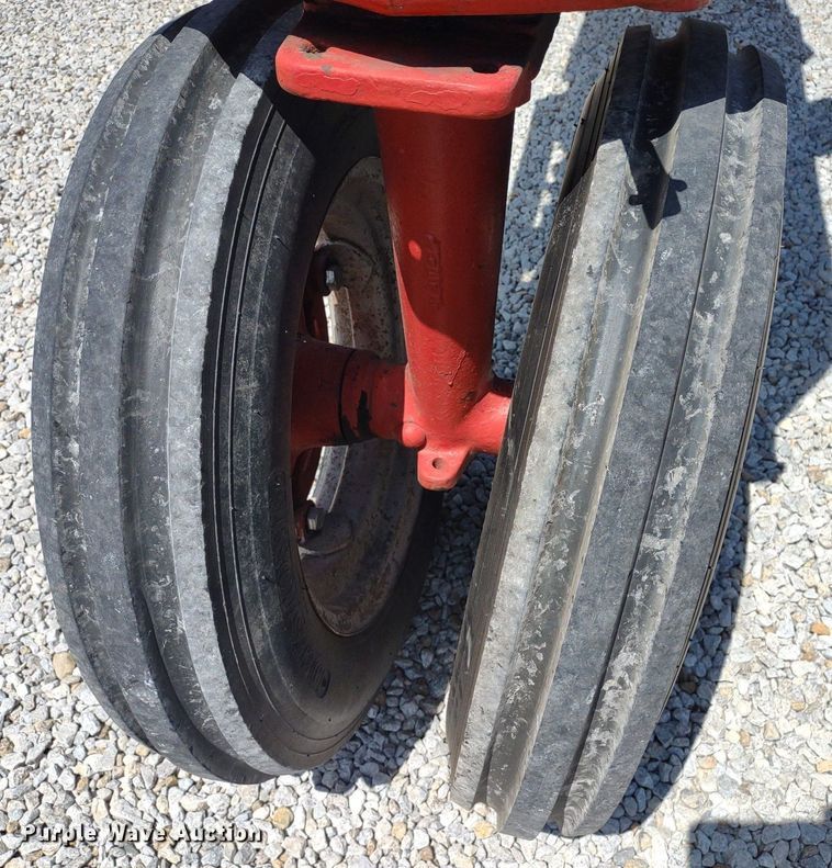 image for item LL9173 1943 McCormick Farmall H  tractor