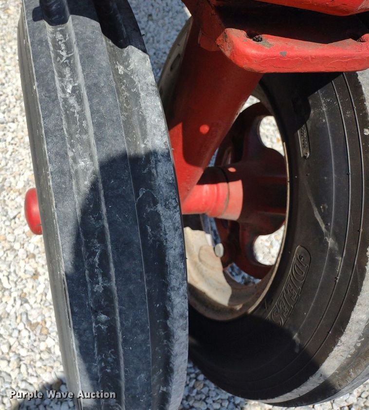 image for item LL9173 1943 McCormick Farmall H  tractor