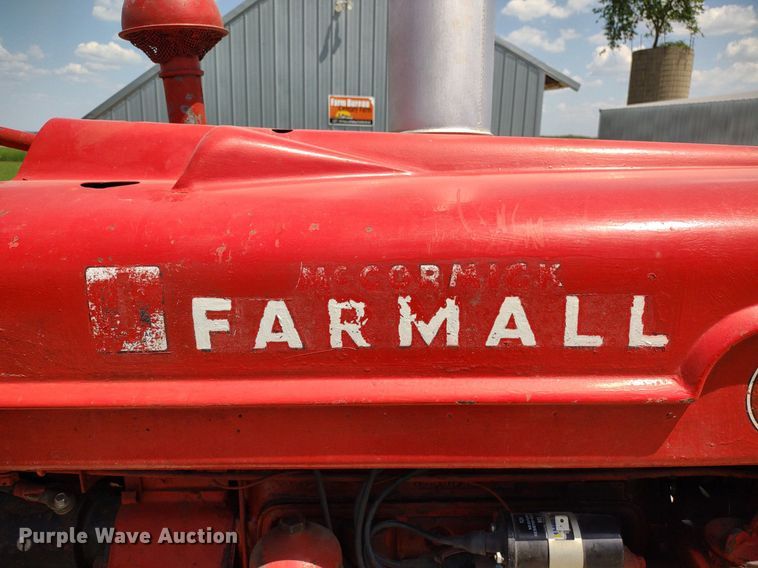 image for item LL9173 1943 McCormick Farmall H  tractor